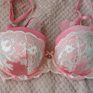 Pre-Loved Victoria's Secret Bra-32DD